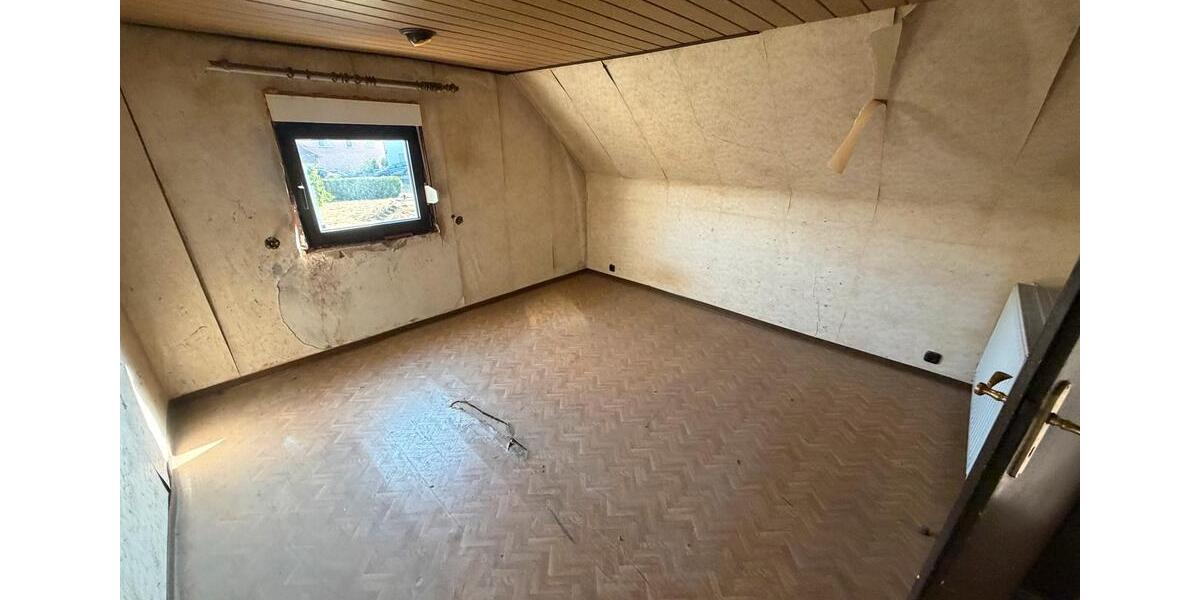 Einfamilienhaus Blieskastel - 6 Zimmer, 90 m&sup2;, 129.000&euro; | Angebot:27285445