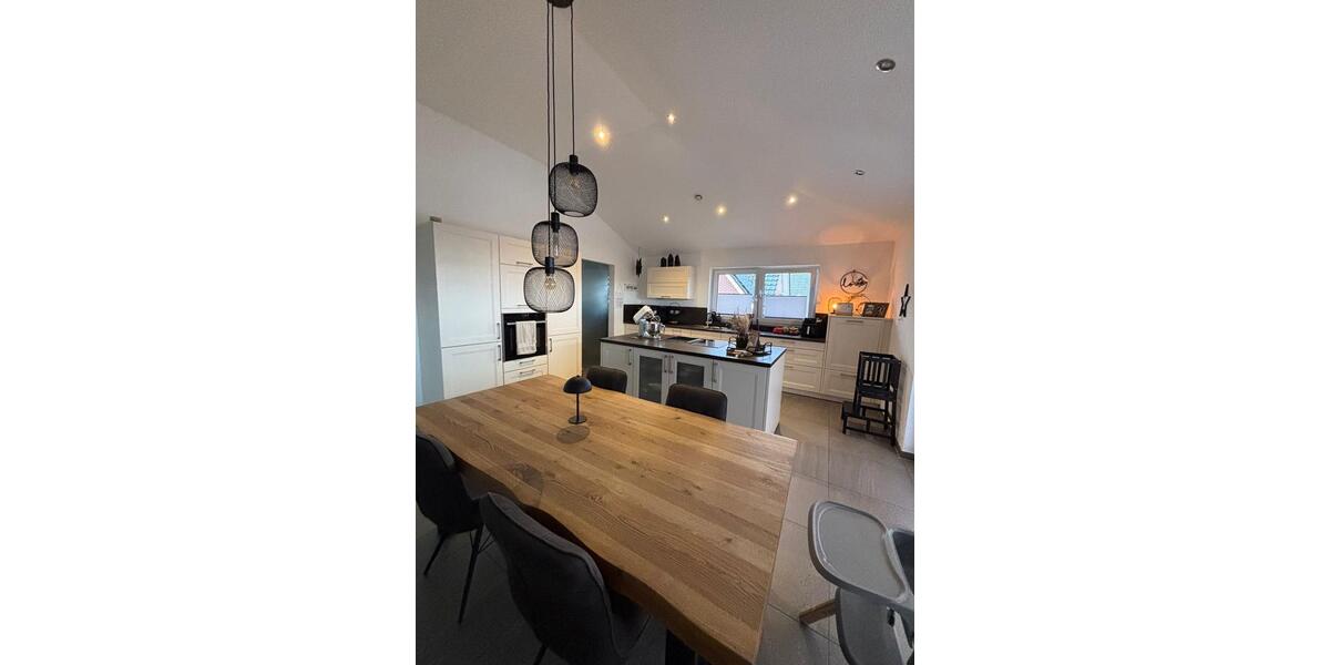 Dachgeschoßwohnung Uelsen - 5 Zimmer, 145 m&sup2;, 1.550&euro; | Angebot:26182591