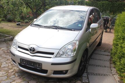 Toyota Corolla Verso 170.502 km 5.100 € Waren 17192