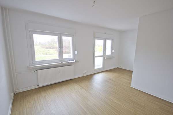 Wohnung zum Mieten in Halle (Saale) 265 € 30.72 m²