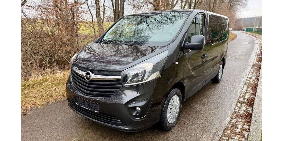 Opel Vivaro 108.900 km 17.999 &euro; Elstra 01920