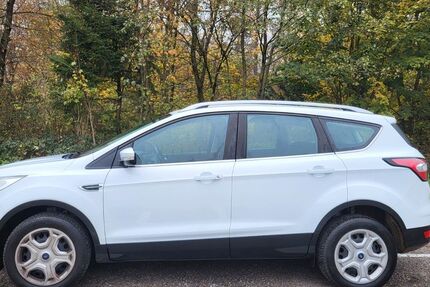 Ford Kuga 88.000 km 11.990 &euro; Ötigheim 76470