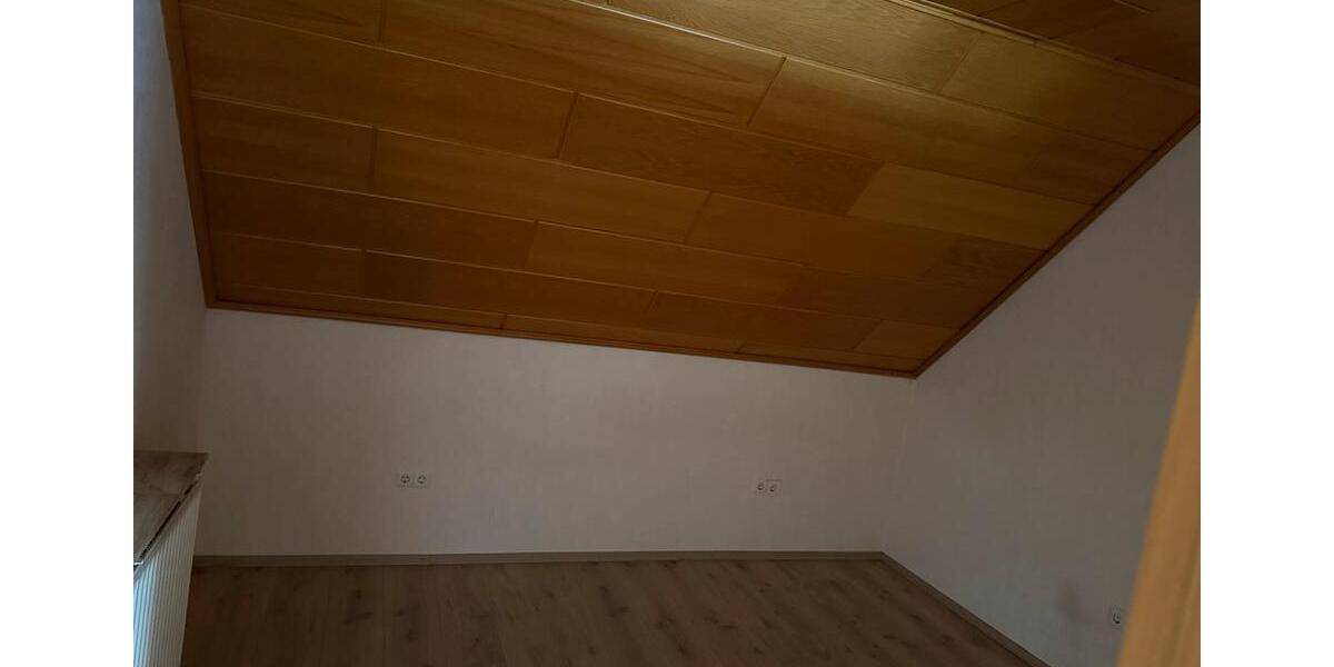 Etagenwohnung Salzkotten - 4 Zimmer, 120 m&sup2;, 1.350&euro; | Angebot:25146702