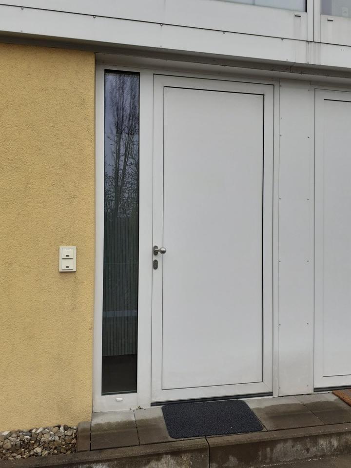 Gepflegte 1 Zimmer-EG-Wohnung mit EBK und Garage in Regensburg zimmer