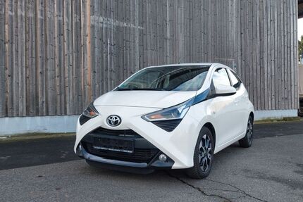 Toyota Aygo (X) 73.600 km 8.400 &euro; Lohmar 53797