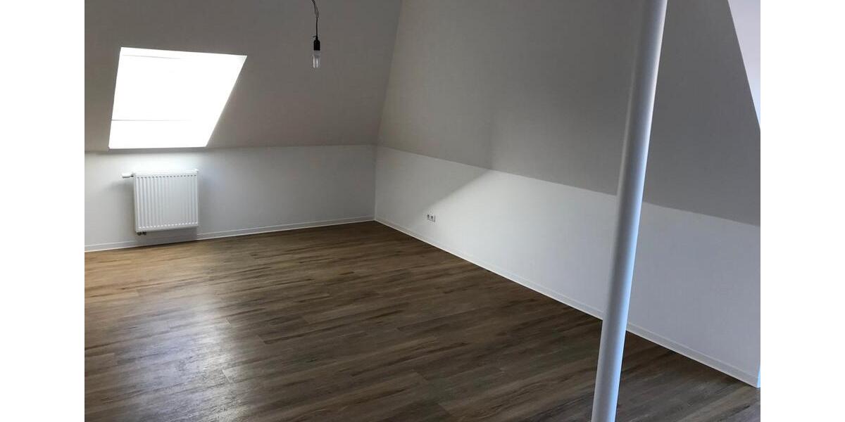 Dachgeschoßwohnung Tellingstedt - 4 Zimmer, 156 m&sup2;, 1.090&euro; | Angebot:26380781