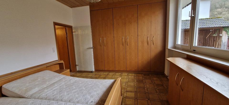 Voll-Möbilierte Wohnung mit Kachelofen 140qm in Bessenbach 2 zimmer
