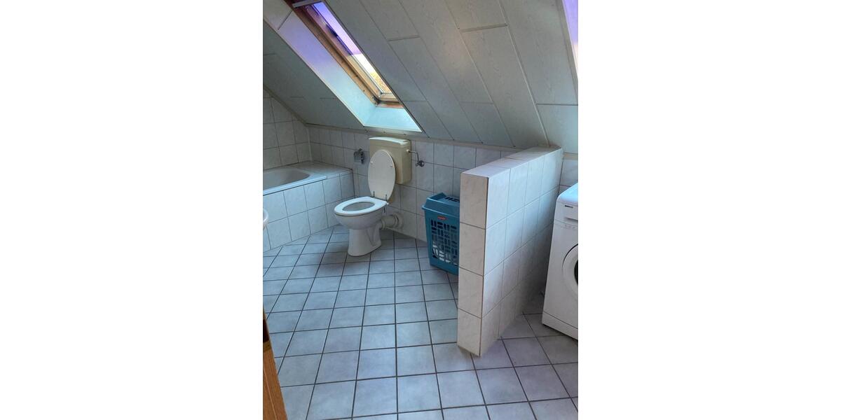 Dachgeschoßwohnung Westerstede - 5 Zimmer, 70 m&sup2;, 700&euro; | Angebot:25406441