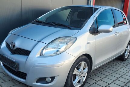 Toyota Yaris 186.000 km 2.950 &euro; Puchheim (nähe München) 82178