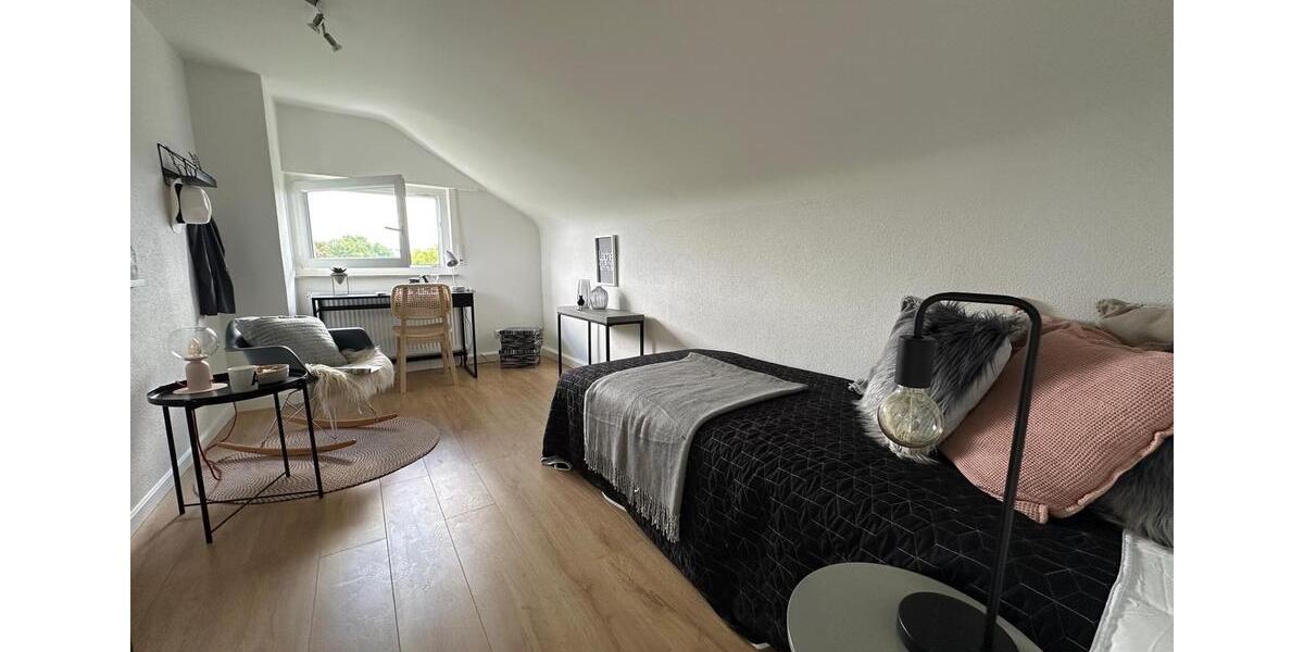 Dachgeschoßwohnung Ditzingen - 2.5 Zimmer, 52 m&sup2;, 970&euro; | Angebot:26007791