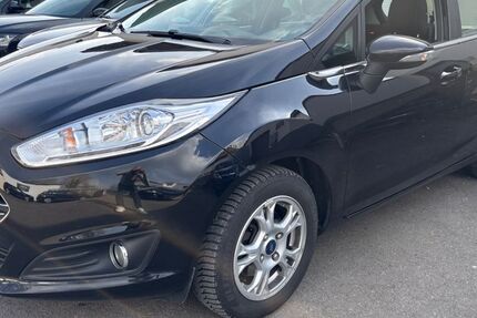 Ford Fiesta 145.200 km 4.900 &euro; Detmold 32758
