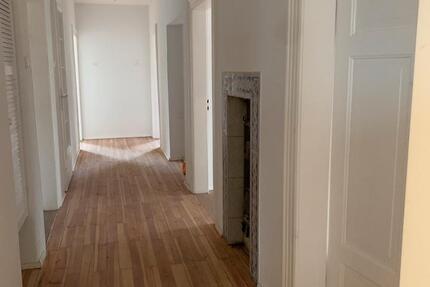 Großzügige 4-Zimmer-Altbauwohnung, Balkon, Dachterrasse, Garten 4 zimmer