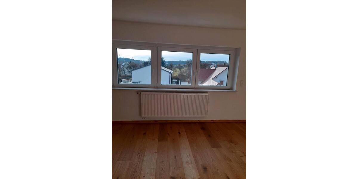 Etagenwohnung Laichingen - 3 Zimmer, 85 m&sup2;, 1.290&euro; | Angebot:26322353