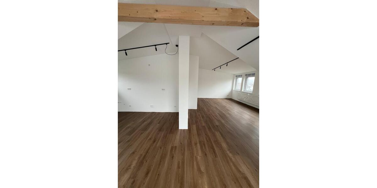 Dachgeschoßwohnung Alsfeld - 3.5 Zimmer, 85 m&sup2;, 900&euro; | Angebot:26110685