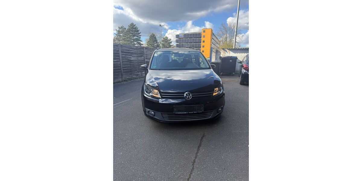 VW Touran 165.926 km 6.999 &euro; Wiesbaden 65189