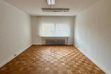 Ansprechende Büro-Praxisräume mit Blick auf den Neutorplatz zimmer