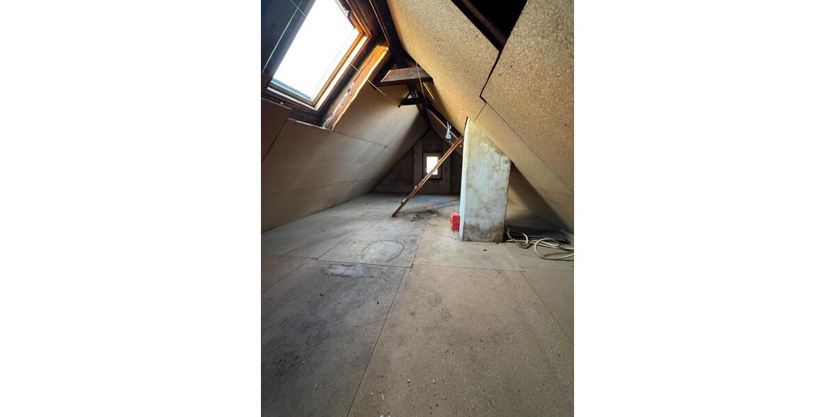 Reihenhaus Selb - 7 Zimmer, 120 m&sup2;, 85.000&euro; | Angebot:27239372