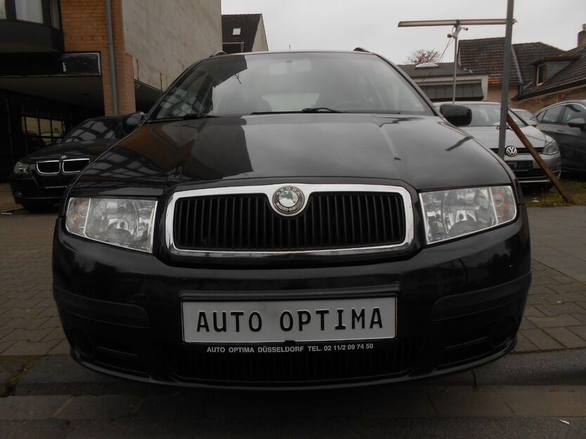 Skoda Fabia 150.000 km 3.499 € Düsseldorf 40625