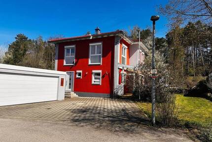 Energieeffizientes Haus im Toskanastil in ruhiger Lage von Neuendettelsau