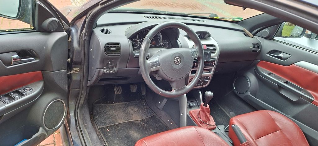 Opel Tigra 156.000 km 2.500 &euro; Geilenkirchen 52511