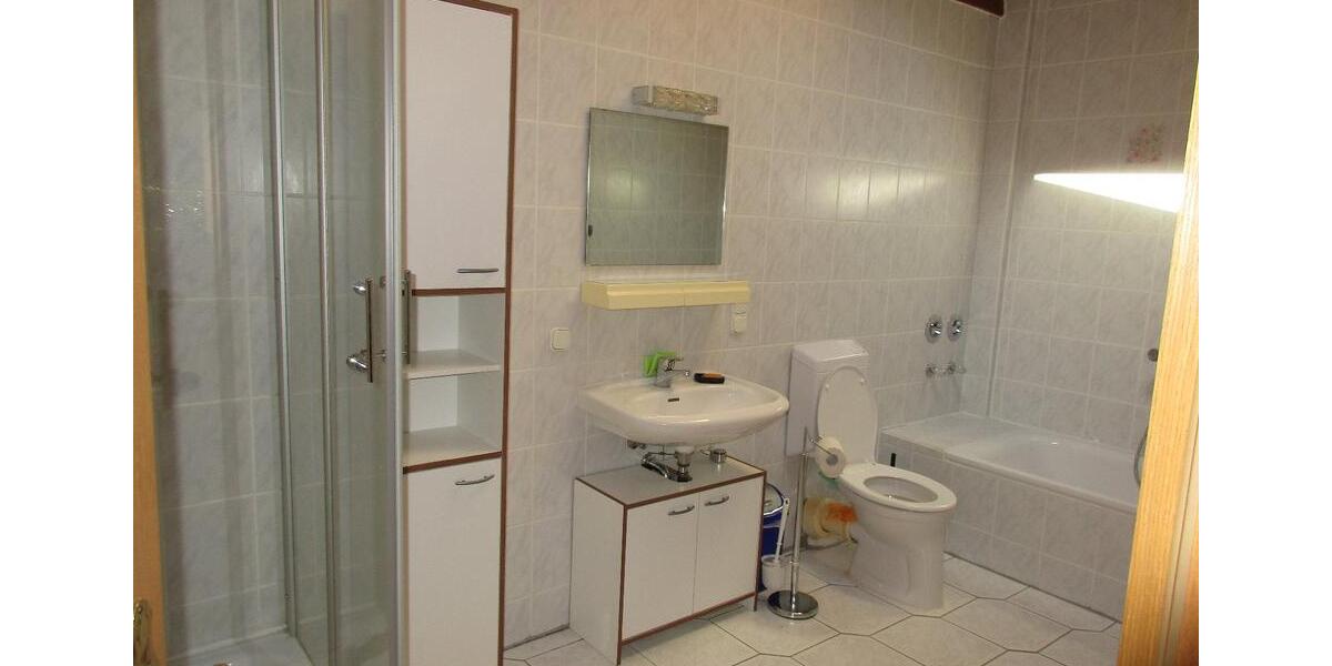 Dachgeschoßwohnung Hofbieber - 1 Zimmer, 70 m&sup2;, 380&euro; | Angebot:24646356