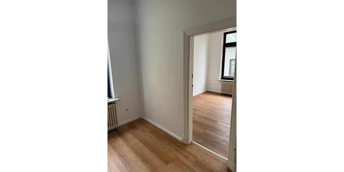 Etagenwohnung Varel - 4 Zimmer, 150 m&sup2;, 1.100&euro; | Angebot:26267997