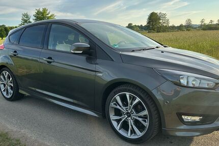 Ford Focus 106.000 km 9.500 &euro; Cham 93413