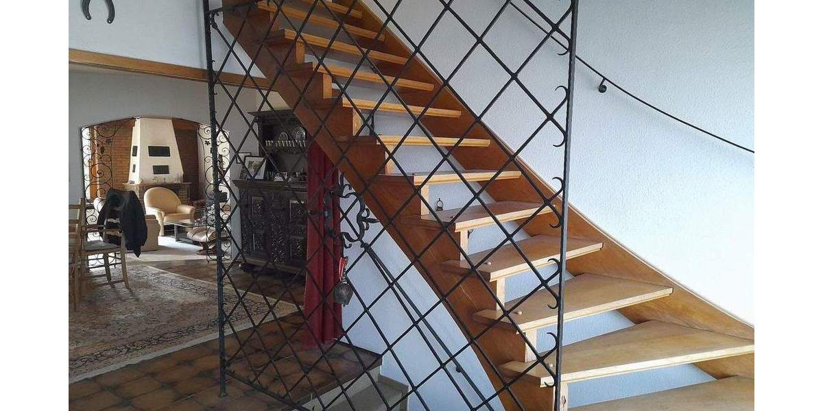 Einfamilienhaus Marburg-Schröck Schröck - 8 Zimmer, 180 m&sup2;, 480.000&euro; | Angebot:25823311