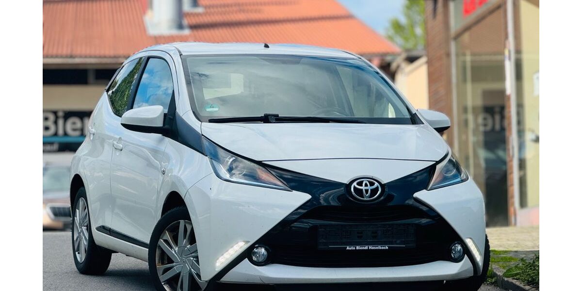 Toyota Aygo (X) 124.998 km 5.999 &euro; Haselbach 94354