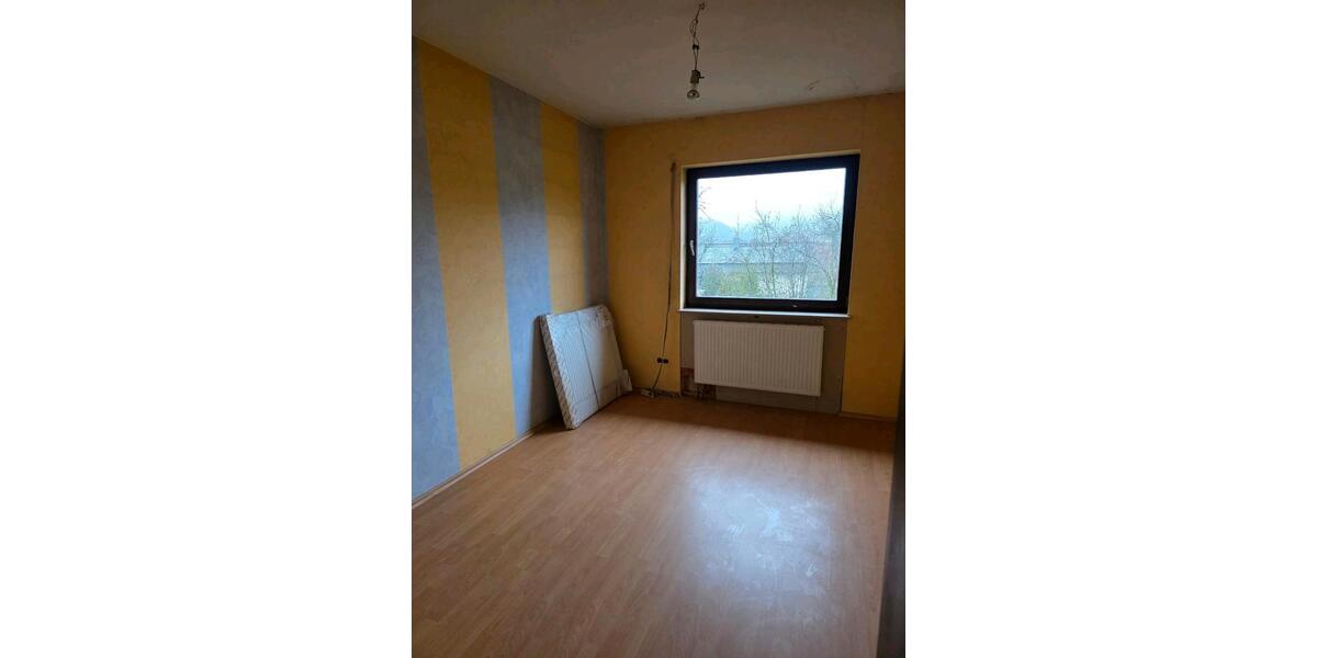 Einfamilienhaus Schondra - 7 Zimmer, 138 m&sup2;, 165.000&euro; | Angebot:27022970
