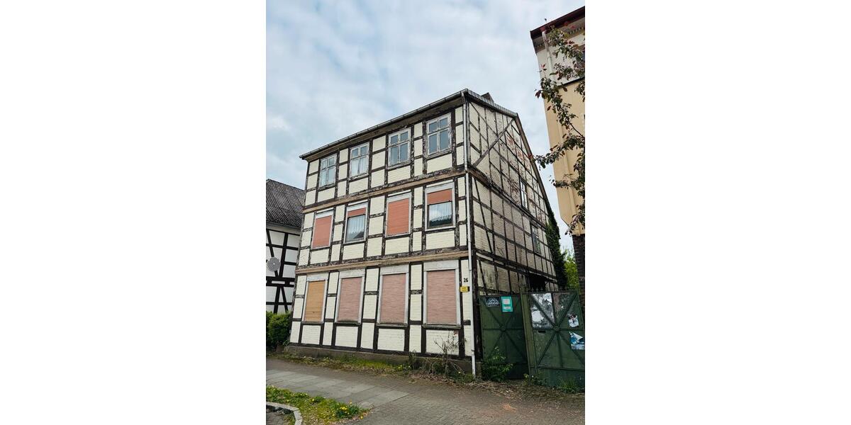 Einfamilienhaus Bergen an der Dumme - 8 Zimmer, 279 m&sup2;, 89.000&euro; | Angebot:26515383