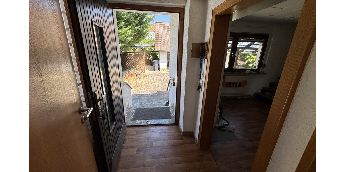 Großzügiges Einfamilienhaus mit Sauna, Sonnenterrasse und drei Garagen in Berga-Wünschendorf. - Einfamilienhaus Berga-Wünschendorf Wünschendorf | Angebot:27266296