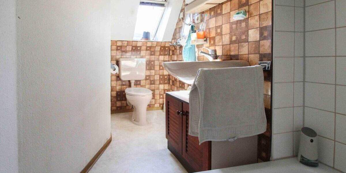 Mehrfamilienhaus, Wohnhaus Stuttgart Heumaden - 9 Zimmer, 398.000&euro; | Angebot:25401806