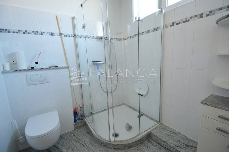 Falanga Immobilien-neu san. & modern. EFH mit einem FANTASTISCHEN, RIESIGEN SONNENGARTEN in Budenhm.