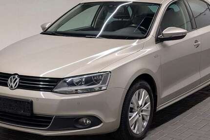 VW Jetta 106.790 km 8.980 € Langenweddingen 39171