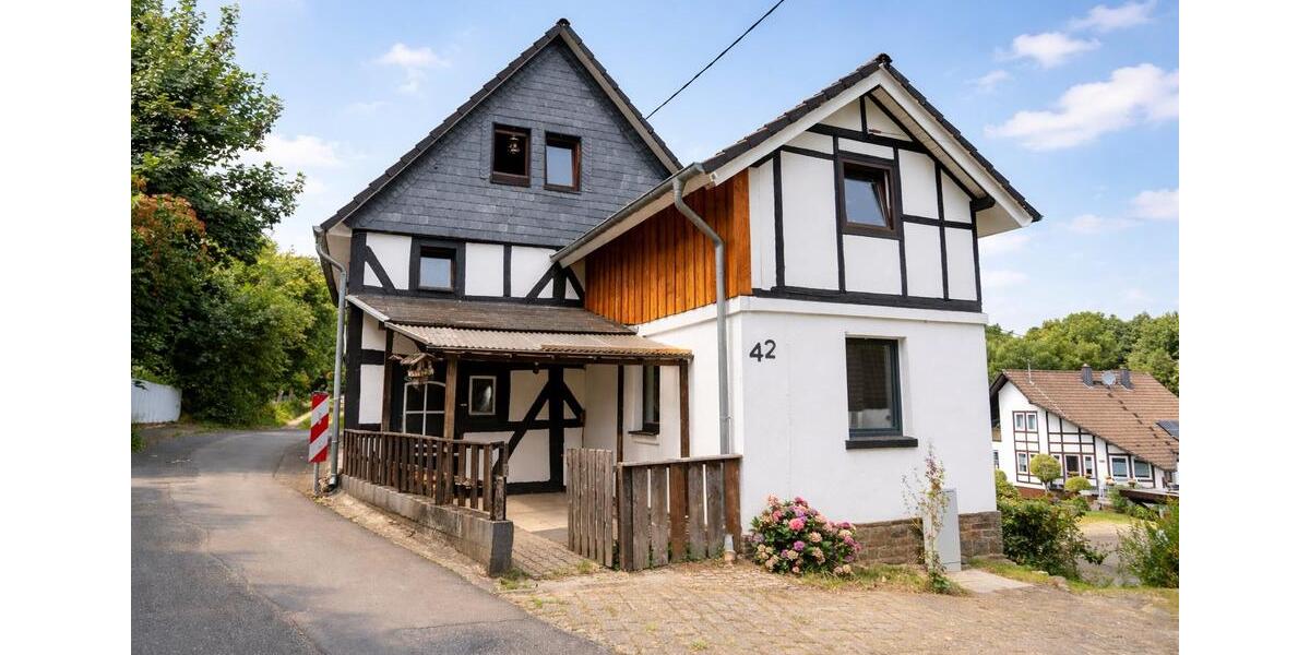 Mehrfamilienhaus, Wohnhaus Waldbröl - 5 Zimmer, 190 m&sup2;, 145.000&euro; | Angebot:27096322