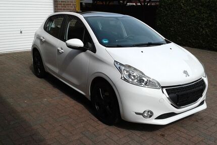 Peugeot 208 78.000 km 3.999 &euro; Wiesmoor 26639