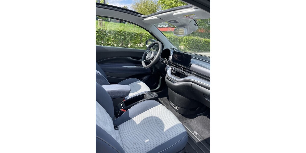 Fiat cabrio 500e 29.000 km 17.000 &euro; Stuttgart 70173