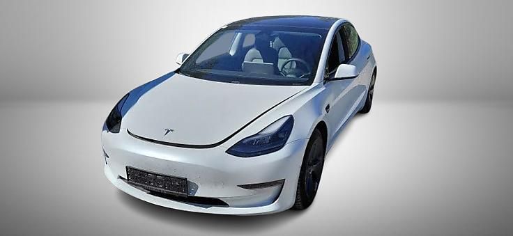 Tesla Model 3 110.513 km 25.299 € Ergolding 84030