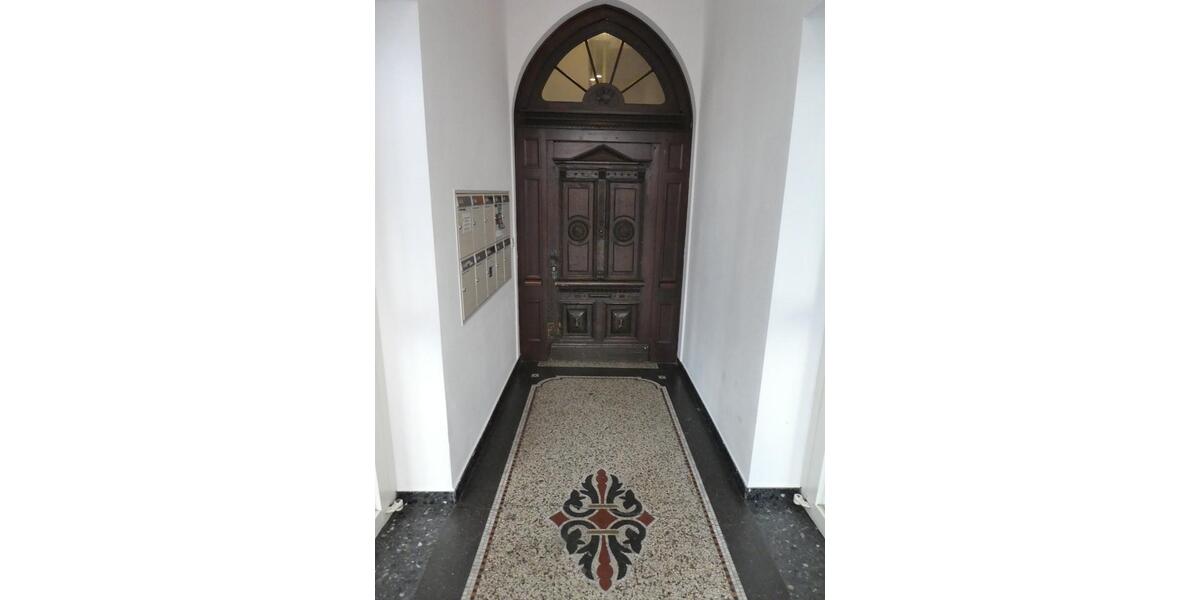 Dachgeschoßwohnung Bonn Poppelsdorf - 3.5 Zimmer, 77 m&sup2;, 850&euro; | Angebot:25991585