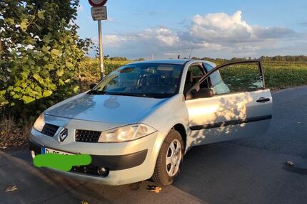 Renault Megane 122.238 km 2.950 &euro; Düsseldorf 40221
