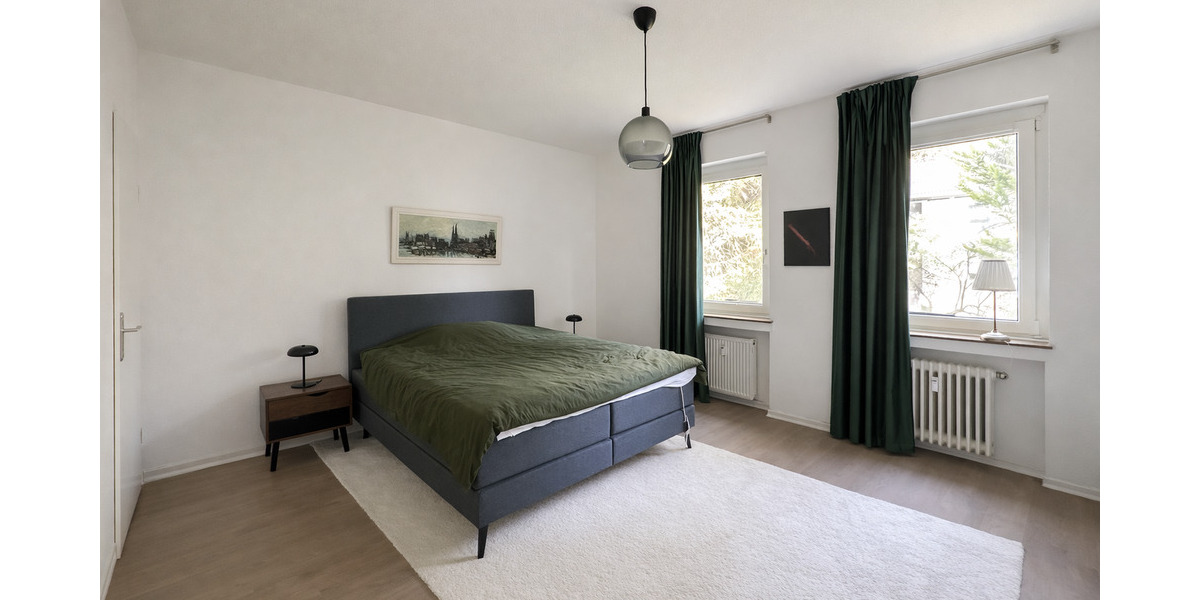 Etagenwohnung Düsseldorf Grafenberg - 3 Zimmer, 100 m&sup2;, 1.300&euro; | Angebot:25471853