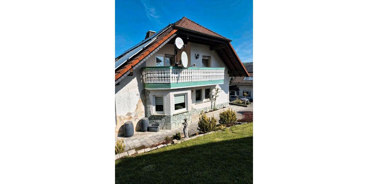 Einfamilienhaus Wächtersbach - 7 Zimmer, 260 m&sup2;, 2.400&euro; | Angebot:26359348