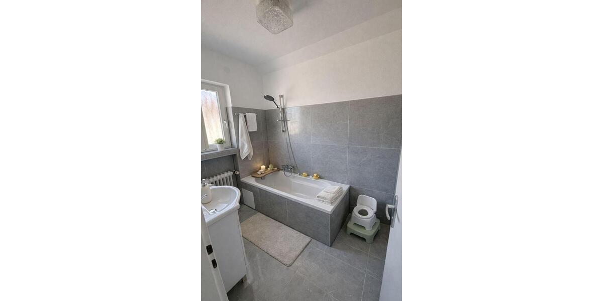 Etagenwohnung Eggenstein-Leopoldshafen Leopoldshafen - 4 Zimmer, 99 m&sup2;, 1.300&euro; | Angebot:26101942
