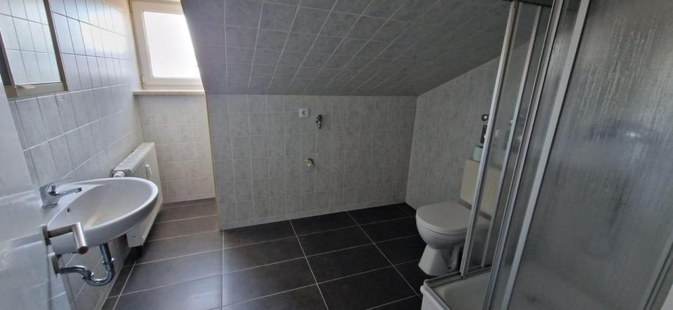 Etagenwohnung Glauchau - 4 Zimmer, 85 m&sup2;, 420&euro; | Angebot:26676975