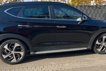 Hyundai TUCSON 141.000 km 14.999 &euro; Stutensee 76297