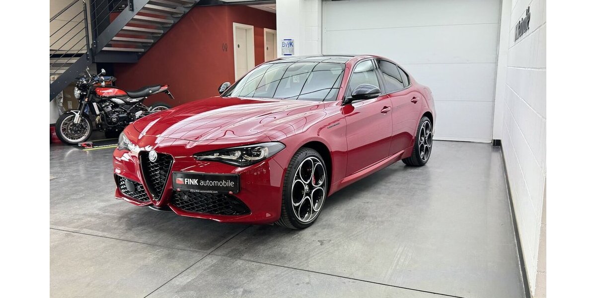 Alfa Romeo Giulia 2.0 Competizione Q4 Turbo Panoramadach 14.303 km 38.460 &euro; Lich 35423
