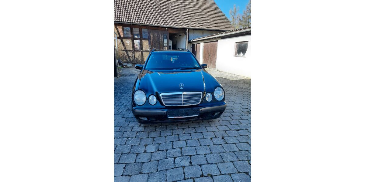 Mercedes-Benz E 200 288.400 km 1.500 &euro; Grabfeld 98631