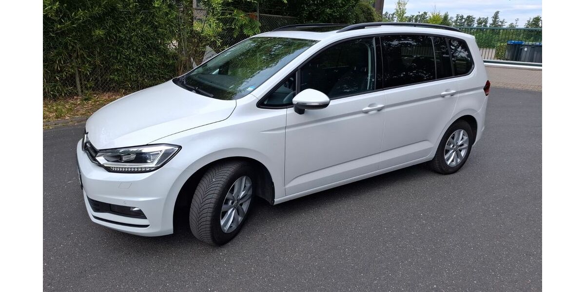 VW Touran 110.700 km 20.900 &euro; Geldern 47608