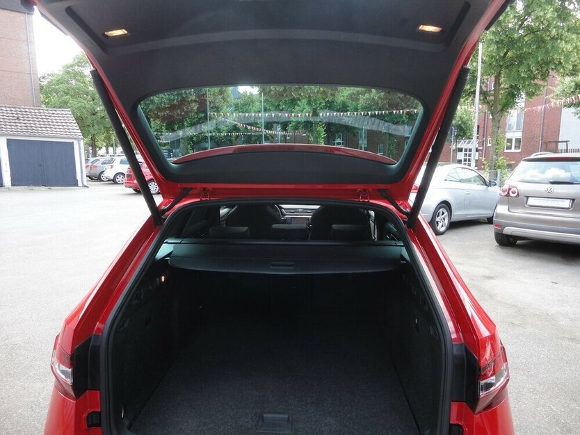 Superb Sportline4x4 Navi PanoSdach BiXenon Leder